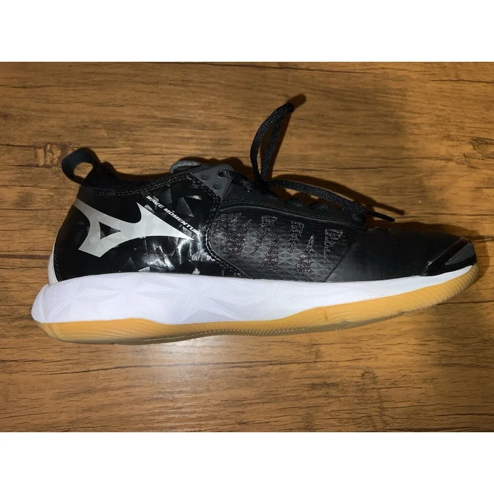 Mizuno Women's Wave Momentum Volleyball Shoes Black, Size 10/41 NWOB